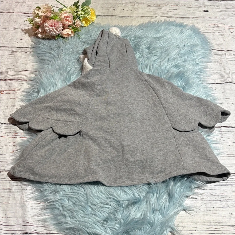 Maggie & Zoe Gray Hooded Kids Cape with Pom Poms sz 5T